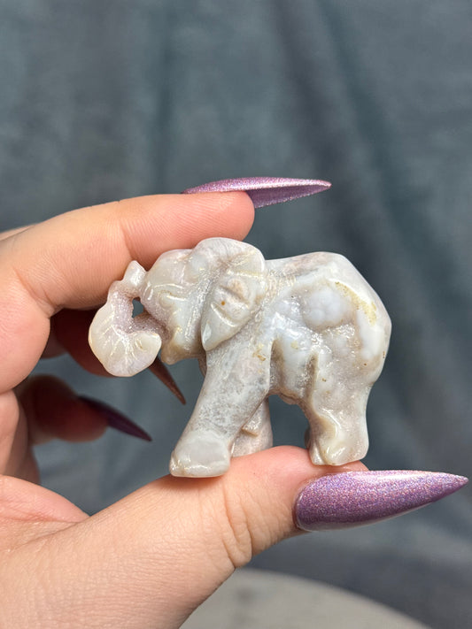 Druzy flower agate elephant carving.