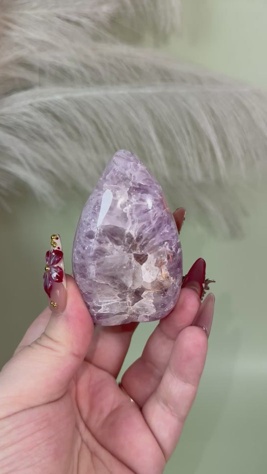 High quality mauve pink amethyst flame with Amethyst druzy.