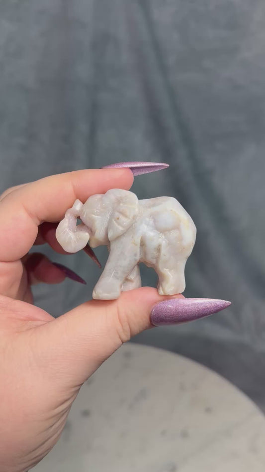 Druzy flower agate elephant carving.
