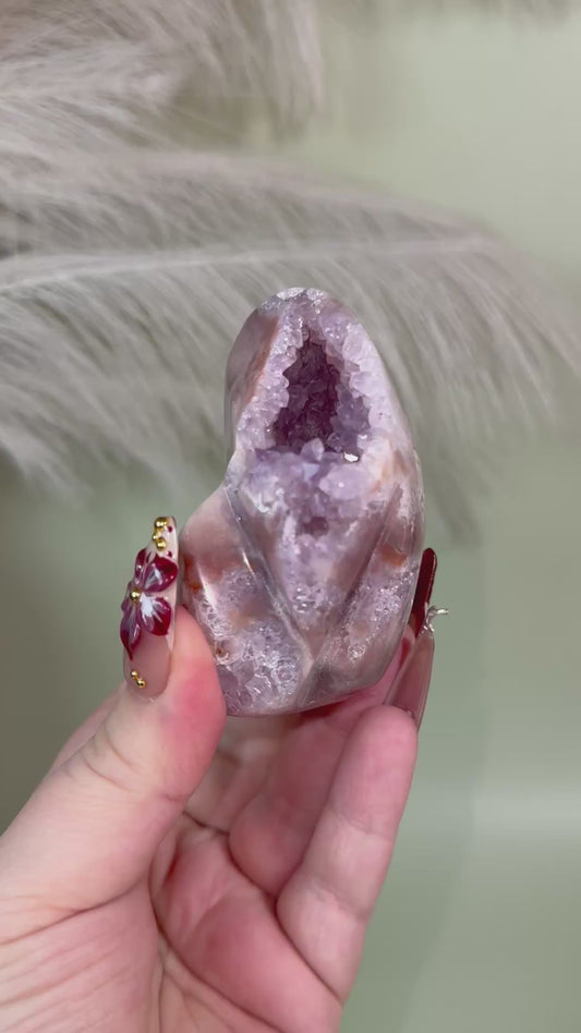 High quality mauve pink amethyst flame with Amethyst druzy.