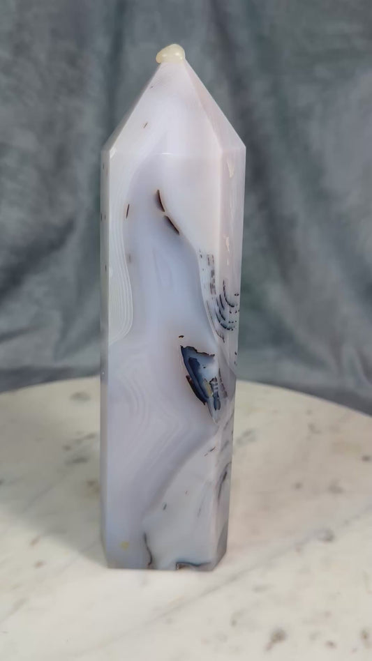 Dendritic banded Agate tower.